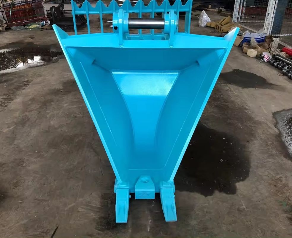 Backhoe de tamanho aplicado com balde para maior facilidade operacional e produtividade no local