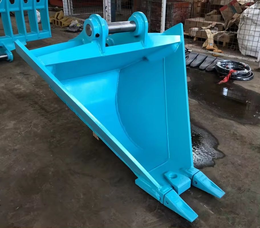 Backhoe de tamanho aplicado com balde para maior facilidade operacional e produtividade no local
